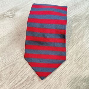 Roundtree & Yorke Red & Blue Stripe Silk Neck Tie